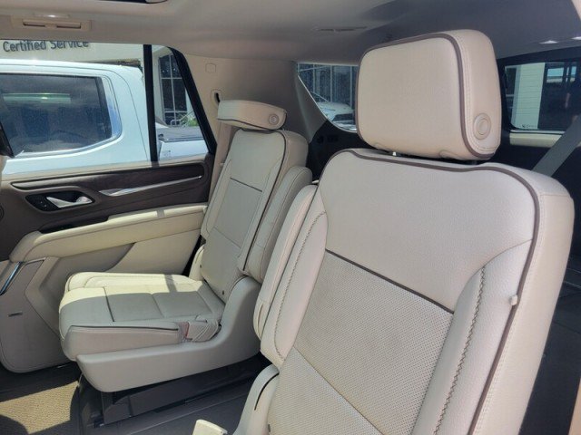 Used 2021 GMC Yukon Denali w/ Denali Premium Package RWD image 28