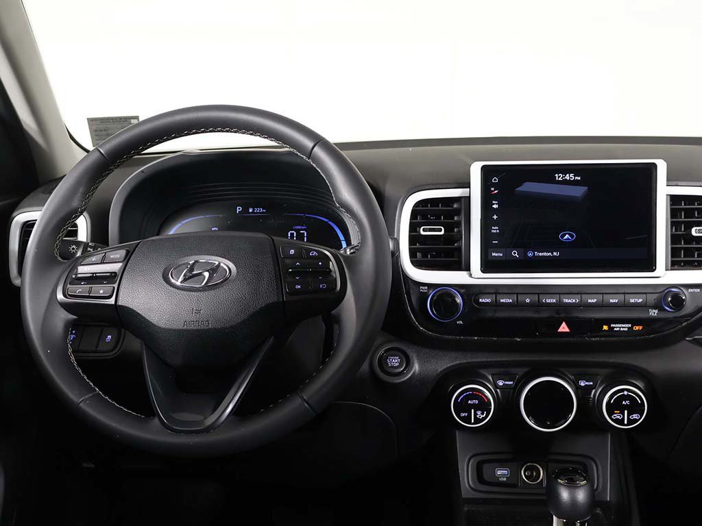Certified 2024 Hyundai Venue Limited FWD image 29