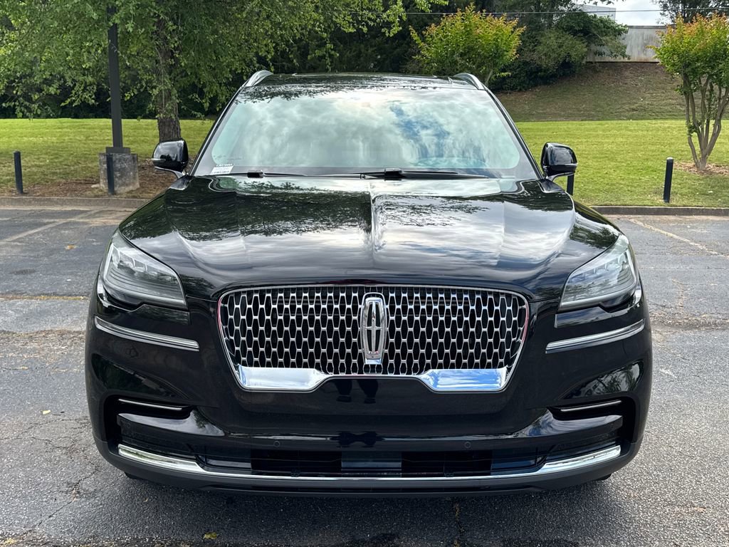 Used 2023 Lincoln Aviator AWD w/ Premium Package image 2
