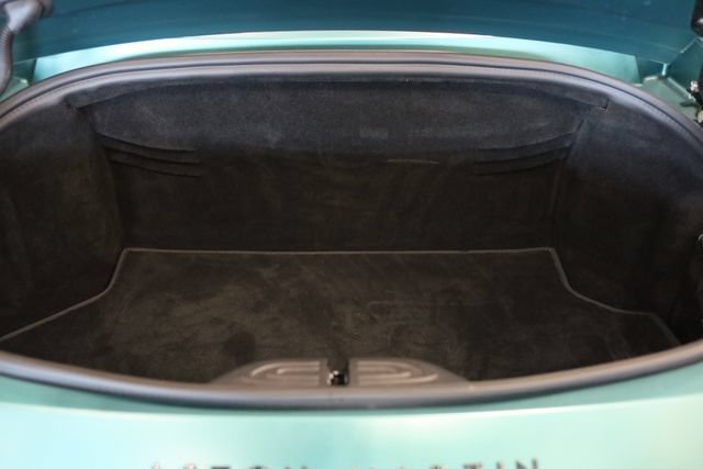 Used 2023 Aston Martin V8 Vantage Roadster RWD image 16