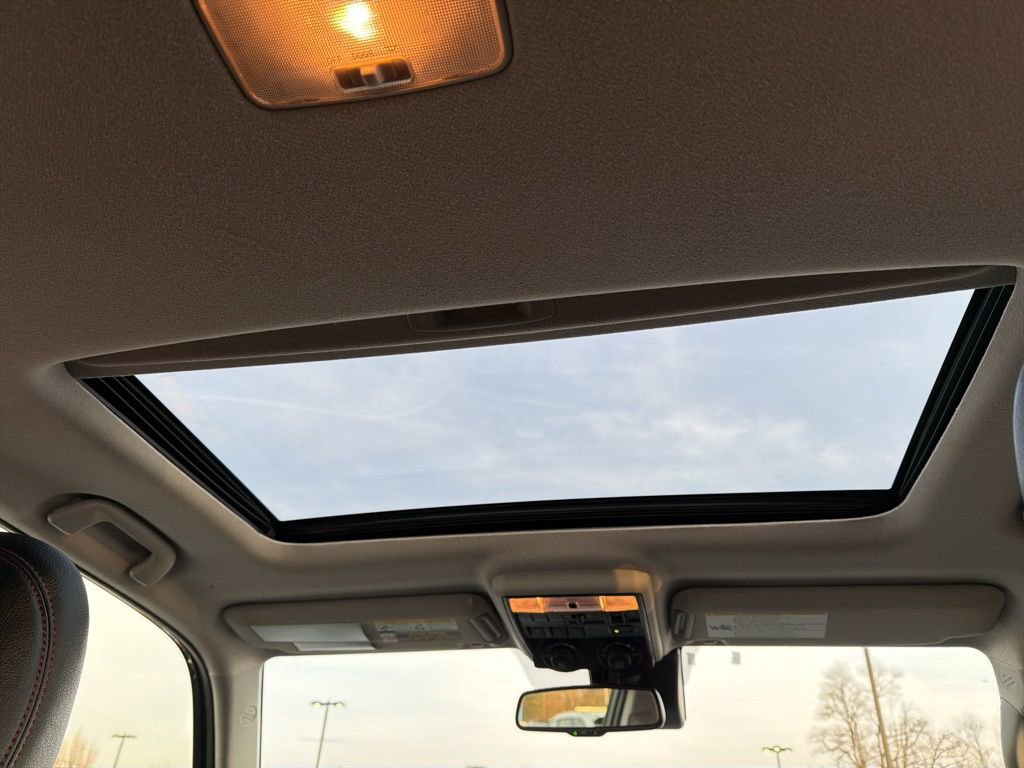 Used 2021 Toyota 4Runner Venture w/ Moonroof Package AWD/4WD image 17