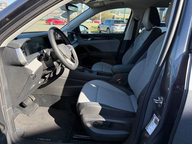 New 2026 Volkswagen Tiguan SE AWD/4WD image 10