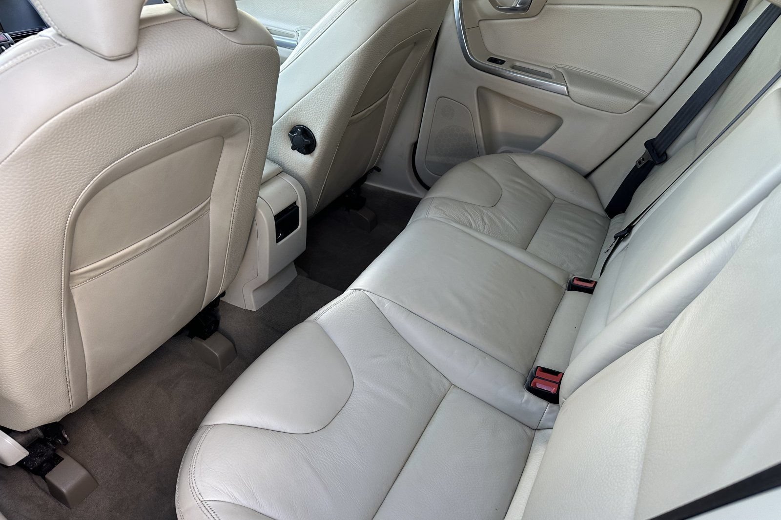 Used 2014 Volvo XC60 T6 AWD/4WD image 4