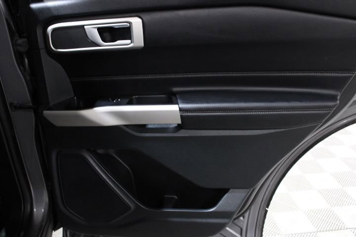Used 2023 Ford Explorer XLT image 24