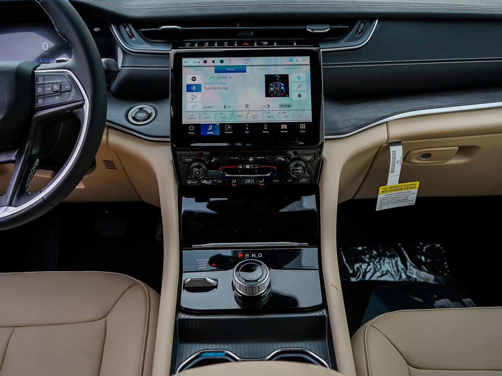 New 2025 Jeep Grand Cherokee Limited image 15