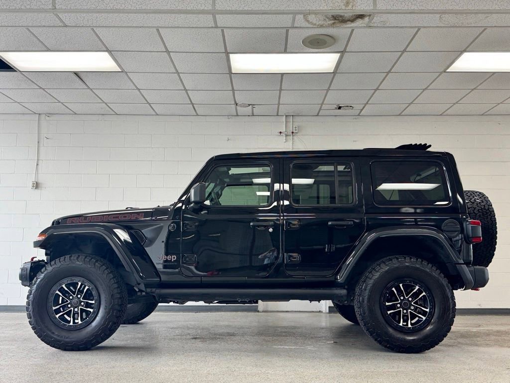 Used 2024 Jeep Wrangler Unlimited Rubicon AWD/4WD image 5
