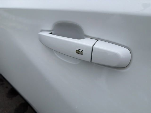 Used 2023 Chevrolet Traverse LT AWD/4WD image 16