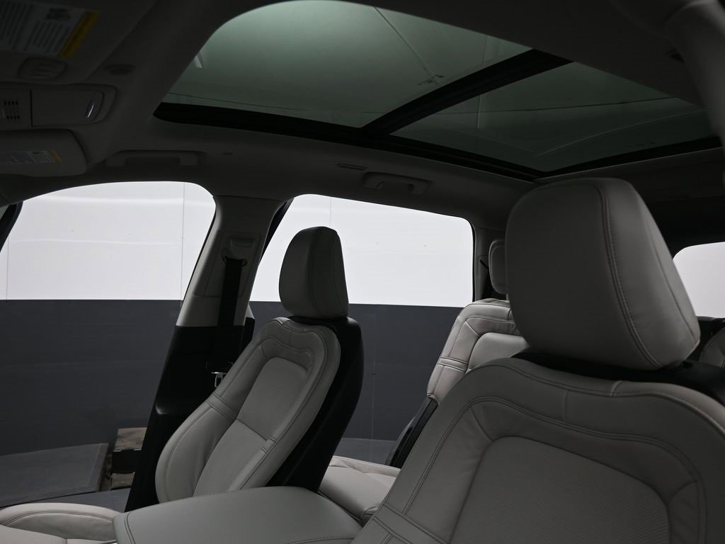 Used 2025 Lincoln Aviator Reserve w/ Illumination Package image 19