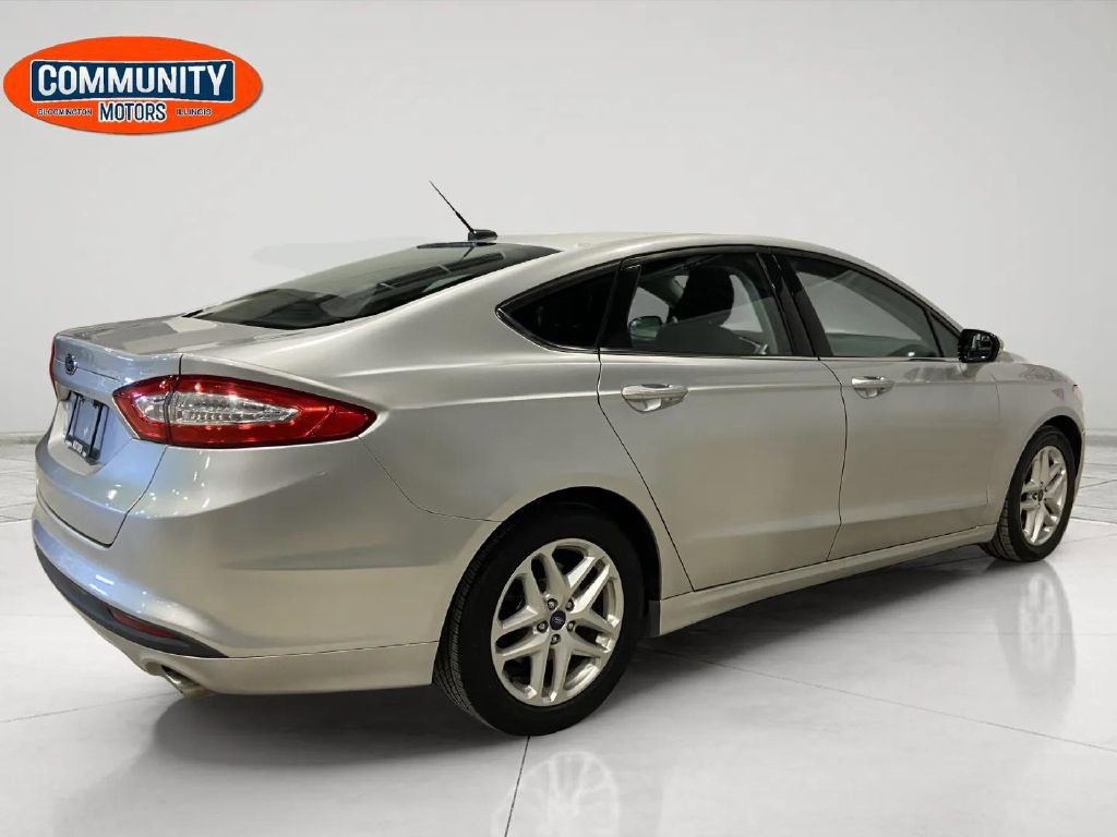 Used 2016 Ford Fusion SE image 7