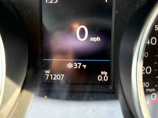 Used 2018 Volkswagen Tiguan S image 18