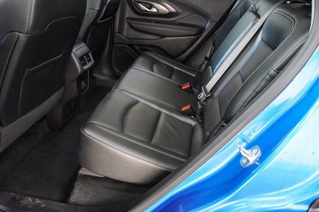 Used 2024 GMC Terrain SLT image 16