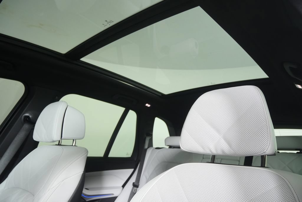 Used 2025 BMW X5 sDrive40i RWD image 11