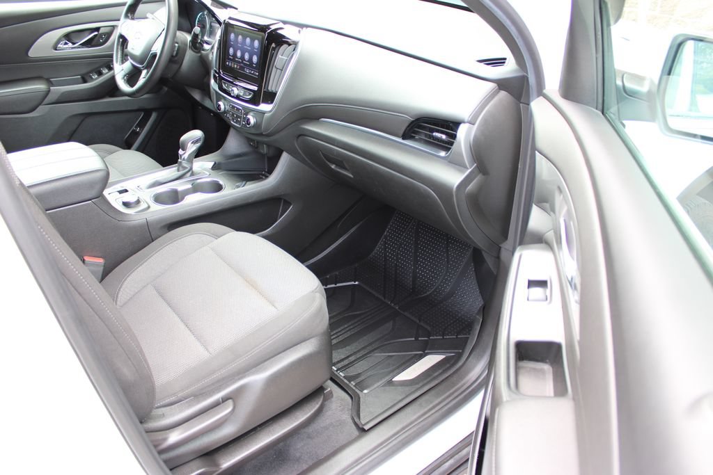 Used 2022 Chevrolet Traverse LT FWD image 49