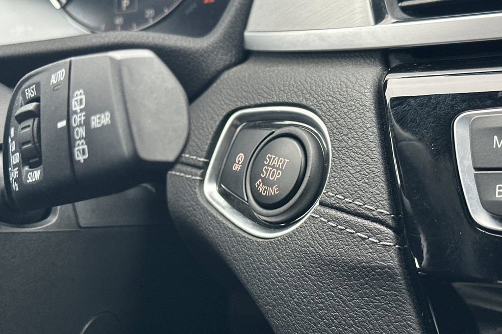 Used 2023 BMW X2 sDrive28i w/ M Sport Package image 21