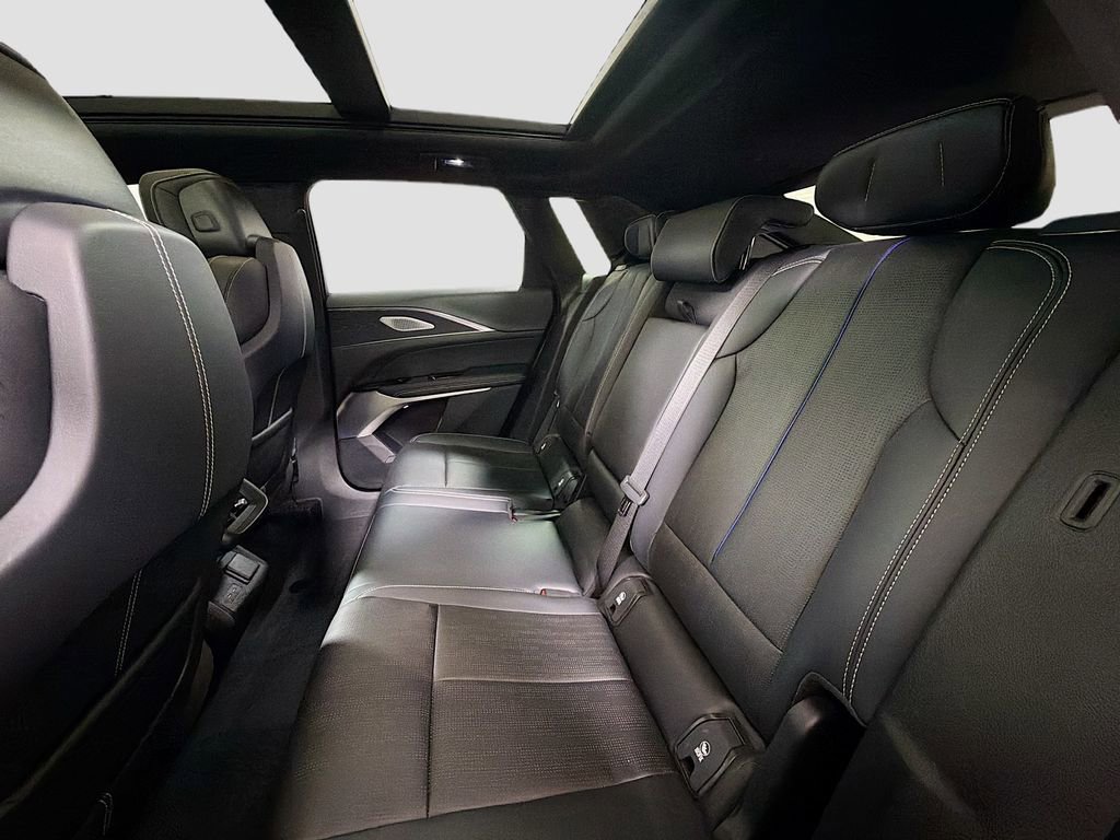 Used 2024 Cadillac Lyriq Luxury image 25