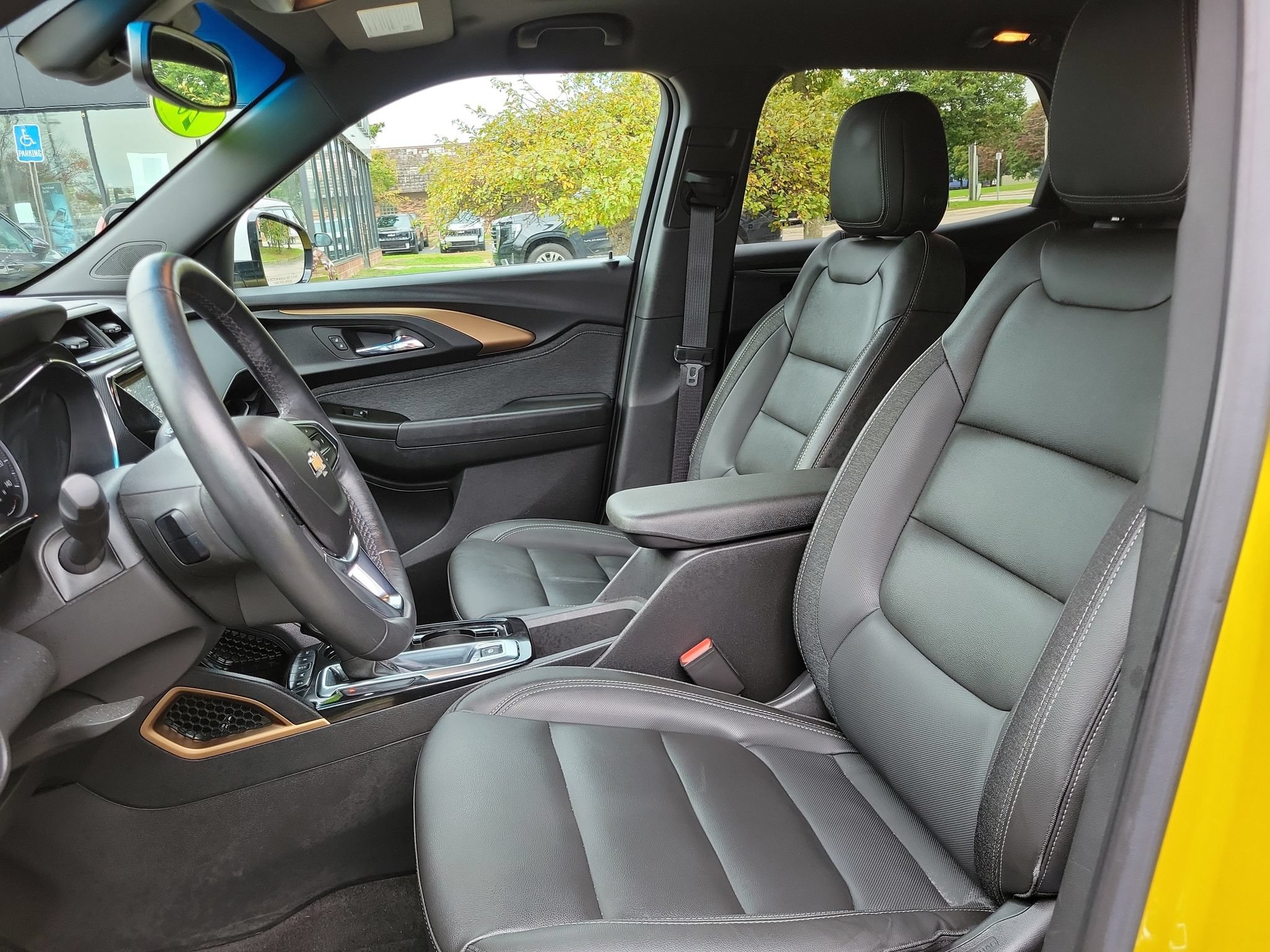 Used 2023 Chevrolet TrailBlazer ACTIV w/ Sun and Liftgate Package AWD/4WD image 5