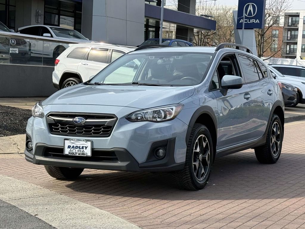 Used 2018 Subaru Crosstrek 2.0i Premium w/ Eyesight System image 3