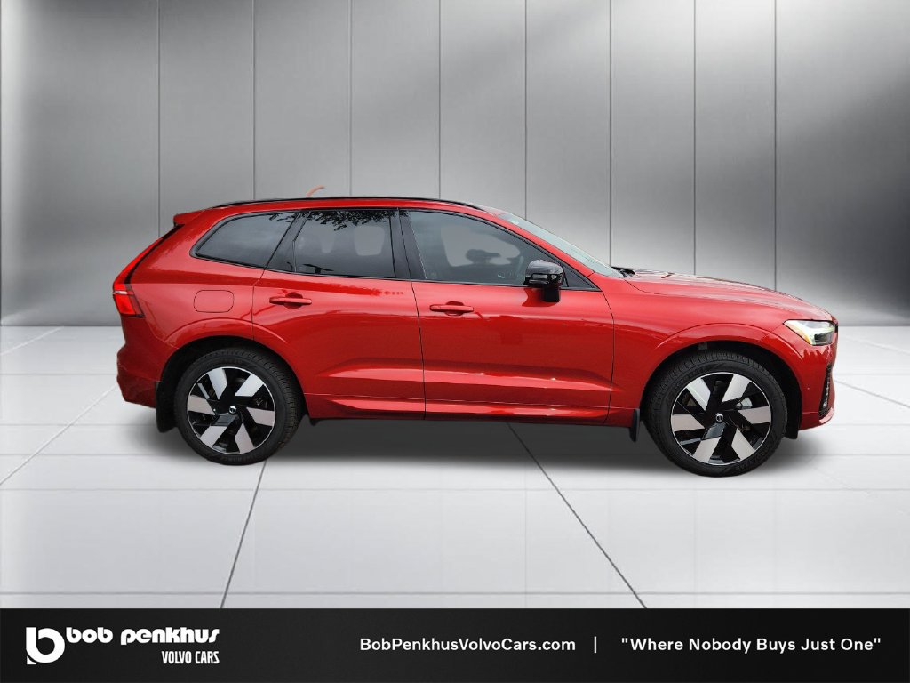 Used 2024 Volvo XC60 T8 Ultimate AWD/4WD image 24