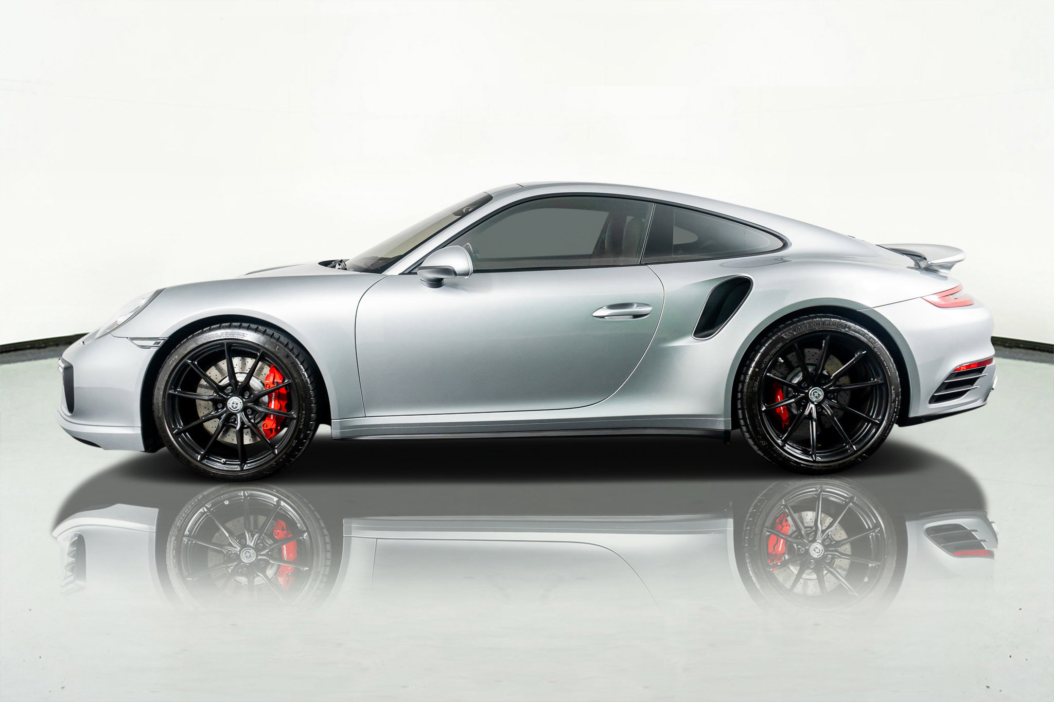 Used 2017 Porsche 911 Turbo S image 16