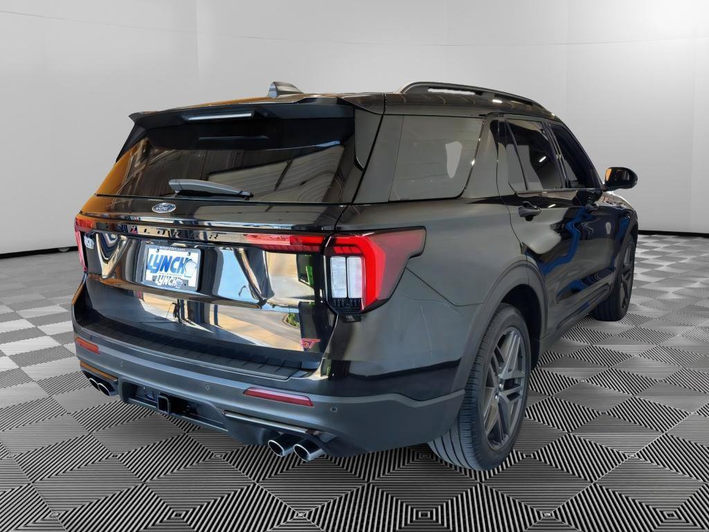Used 2025 Ford Explorer ST AWD/4WD image 5