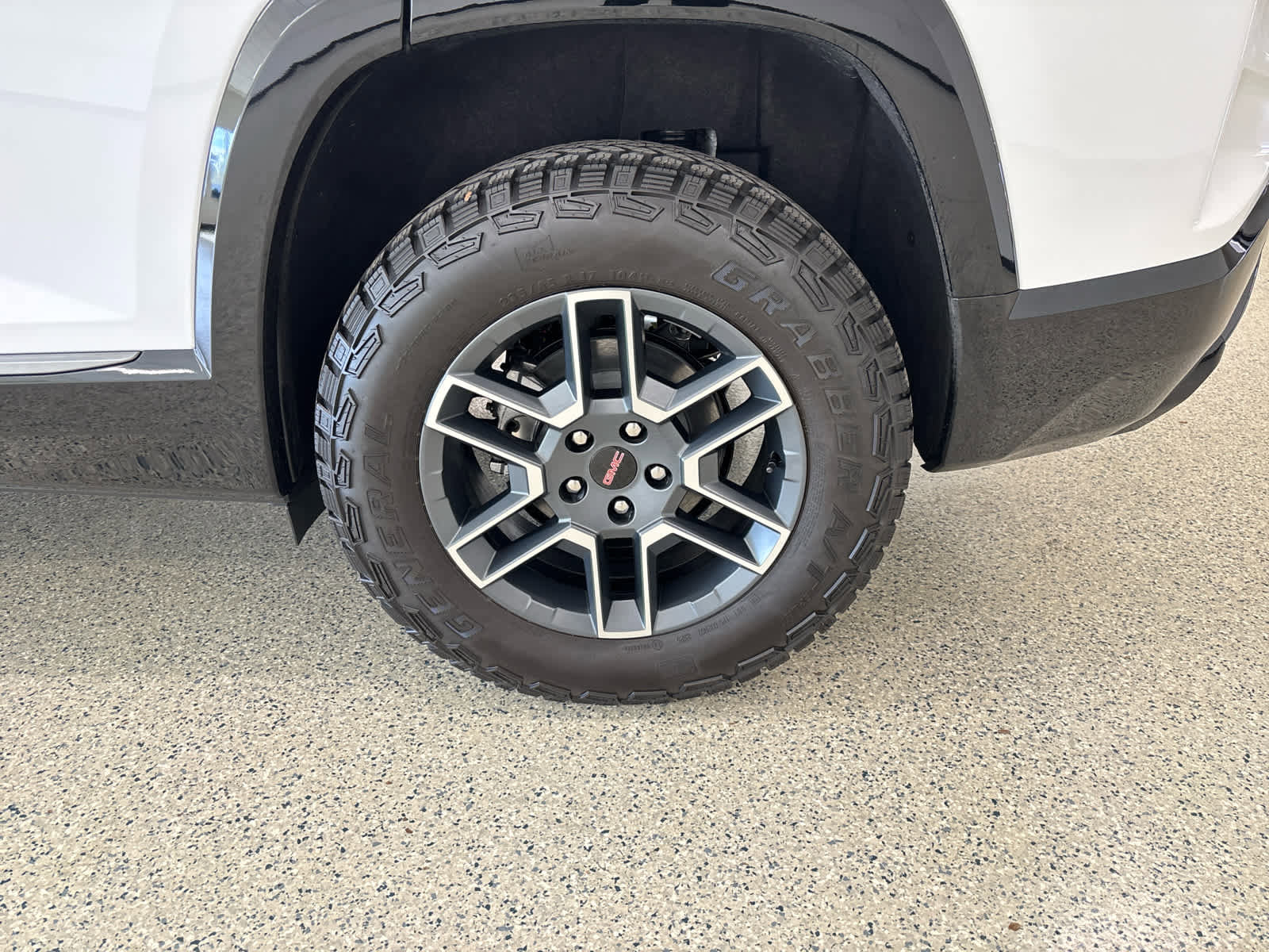 Used 2026 GMC Terrain AT4 image 9