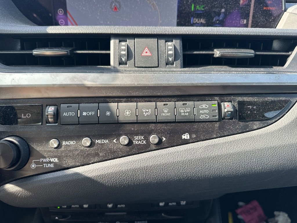 Used 2019 Lexus ES 300h w/ Premium Package FWD image 25