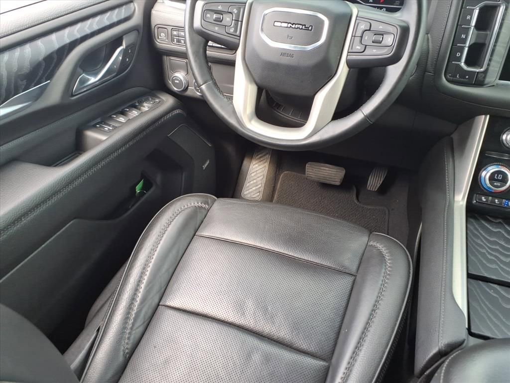 Used 2023 GMC Yukon Denali RWD image 36