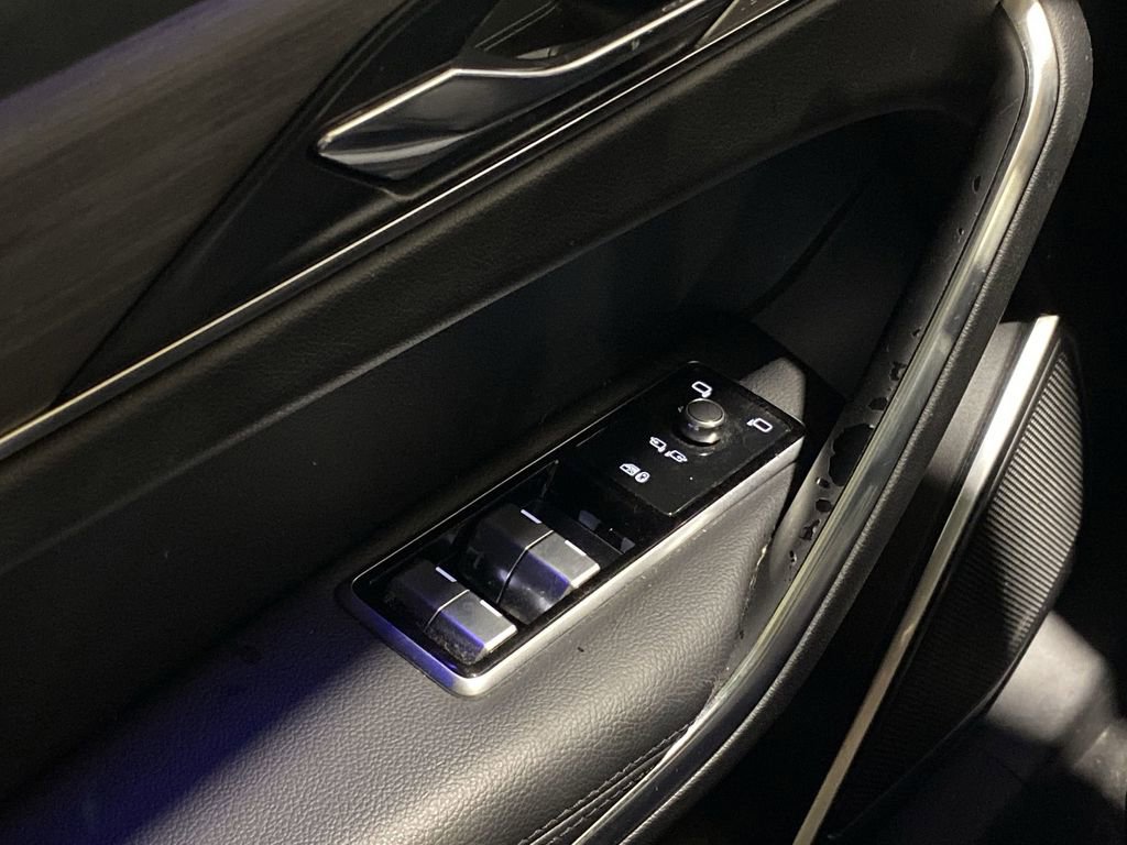 Used 2021 Jaguar F-PACE S image 9