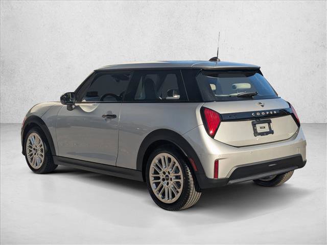 Used 2025 MINI Cooper 2-Door Hardtop image 9