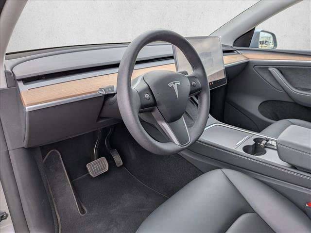 Used 2025 Tesla Model Y Long Range image 10