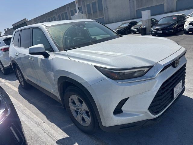 Used 2025 Toyota Grand Highlander FWD image 3