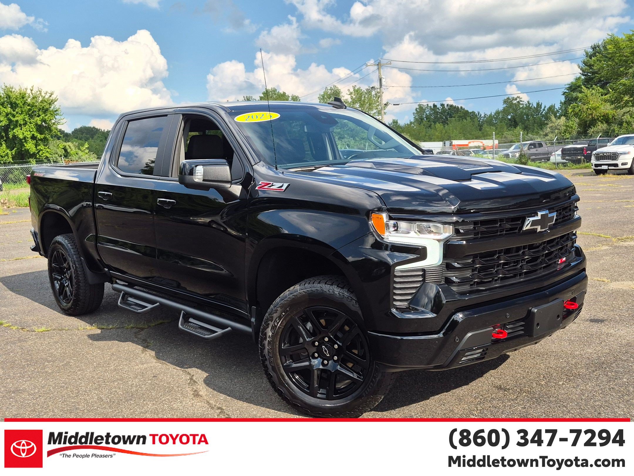 Used 2025 Chevrolet Silverado 1500 LT Trail Boss w/ LT Trail Boss Premium Package AWD/4WD image 1