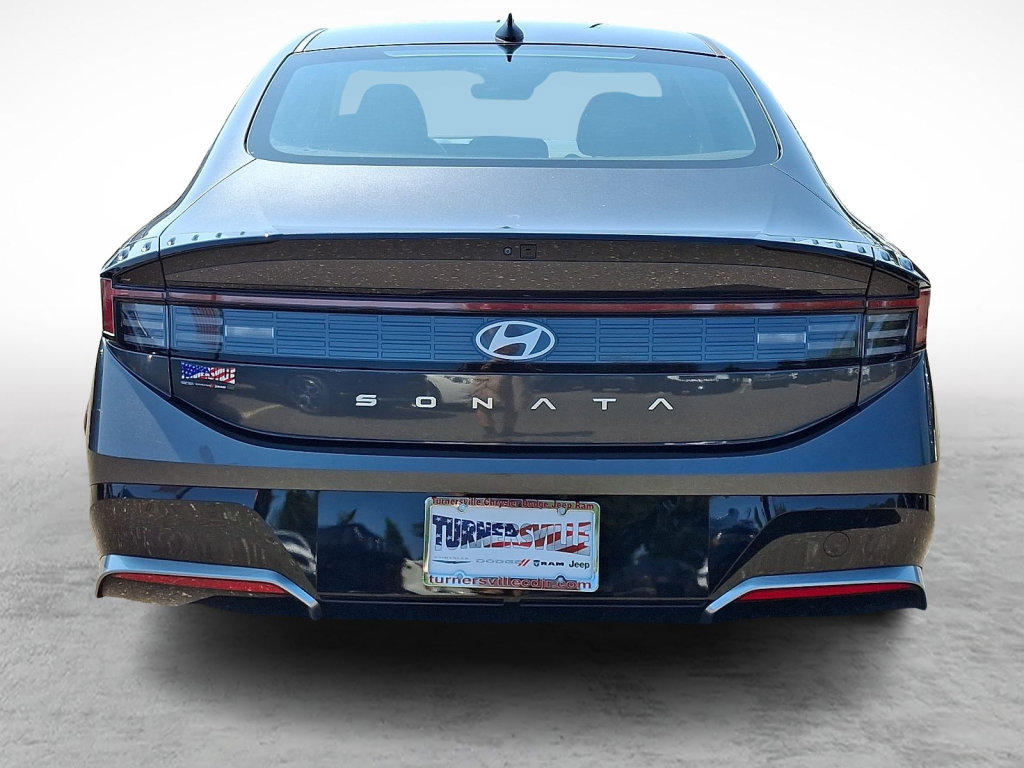 Used 2025 Hyundai Sonata SEL FWD image 4