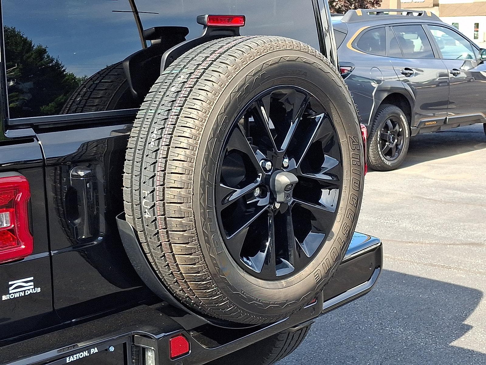 Certified 2022 Jeep Wrangler Unlimited Sahara AWD/4WD image 27