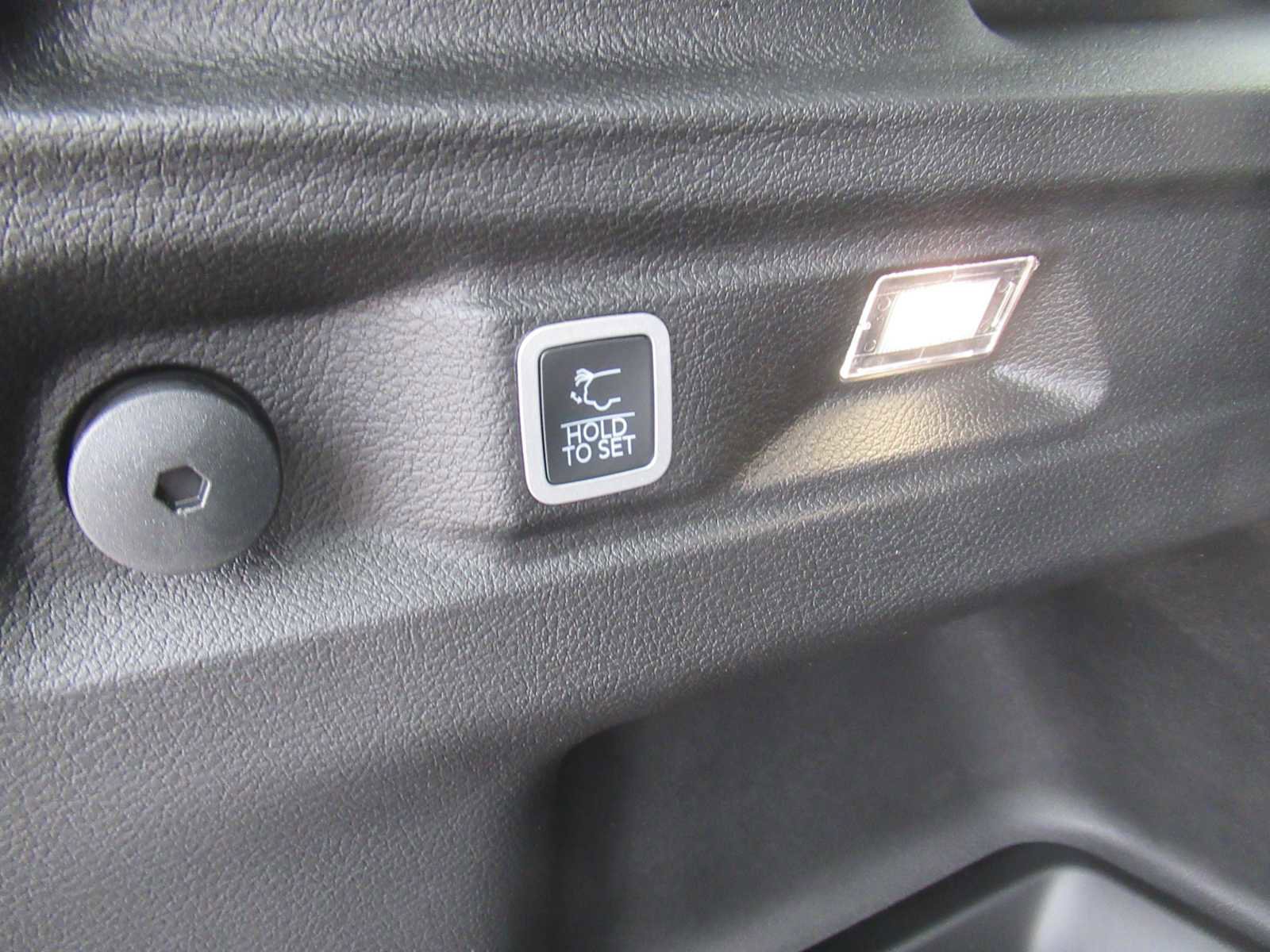 New 2025 Jeep Grand Cherokee L Altitude image 7