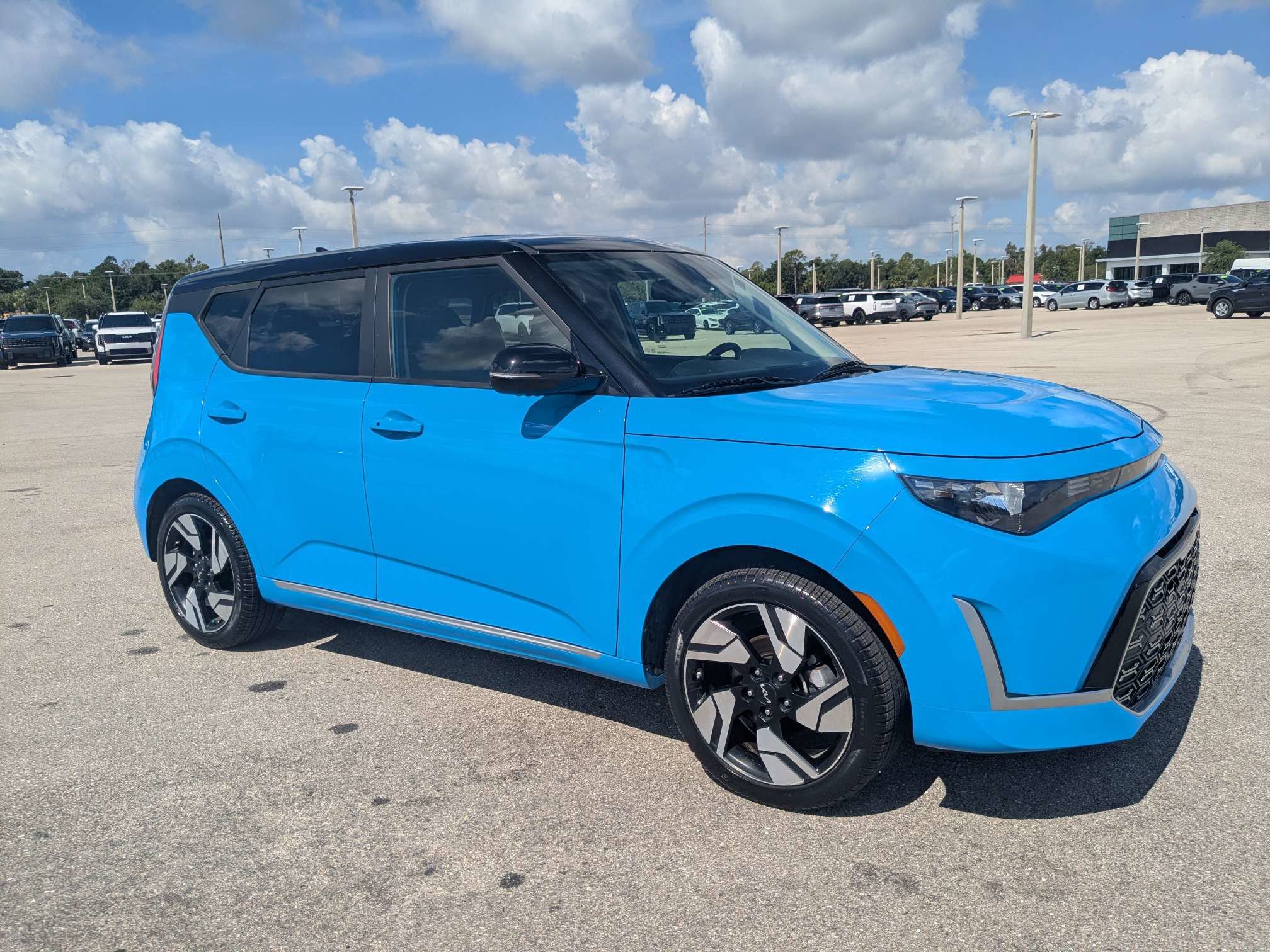 Certified 2023 Kia Soul GT-Line FWD image 2