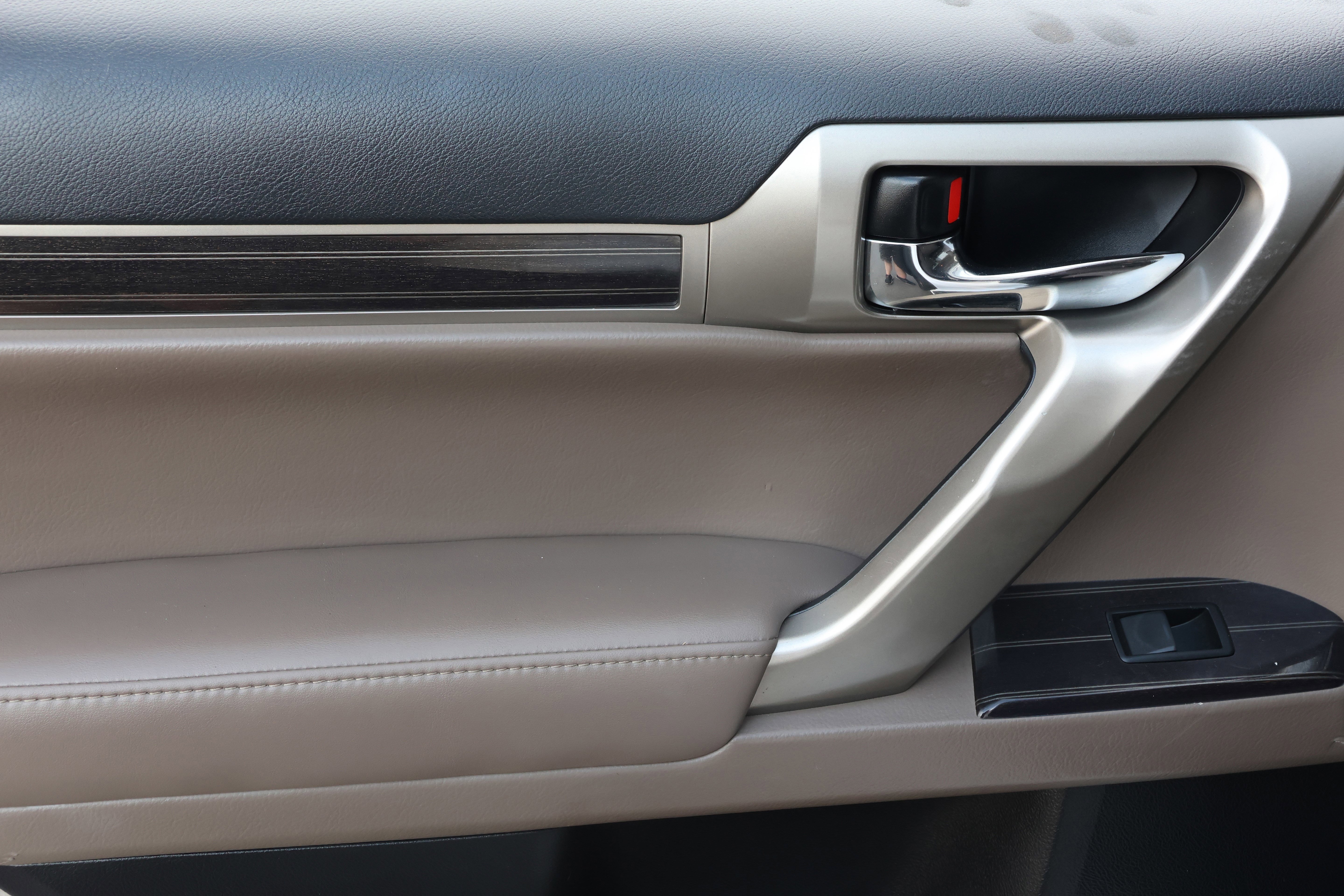 Used 2020 Lexus GX 460 Premium image 34