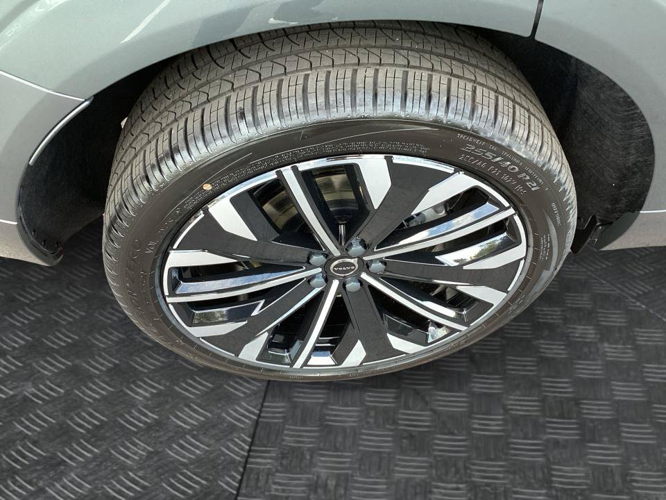 New 2027 Volvo XC60 T8 Ultra AWD/4WD image 23