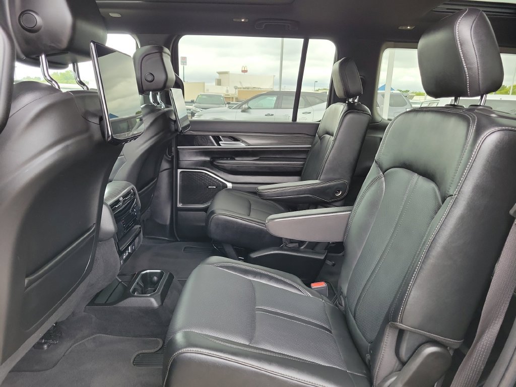 Used 2023 Jeep Wagoneer Series II w/ Premium Group I AWD/4WD image 25