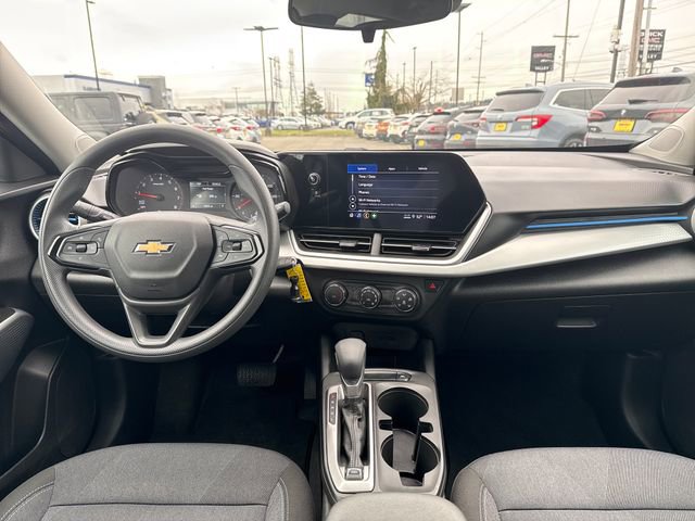Used 2025 Chevrolet Trax LS image 13