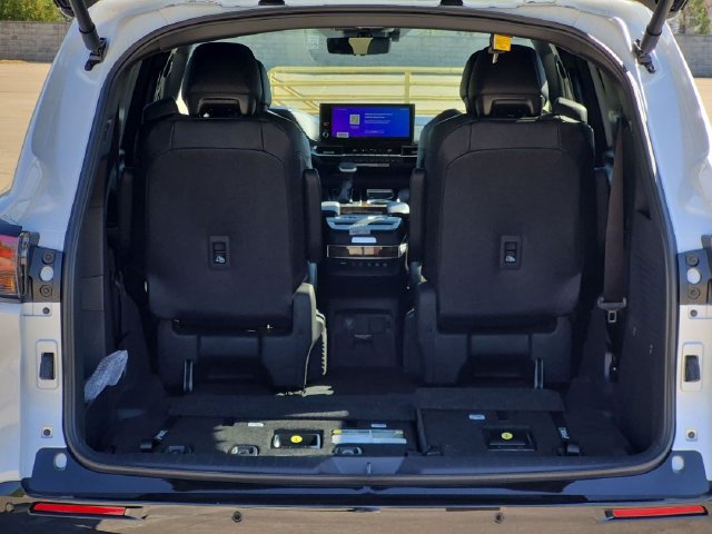 New 2026 Toyota Sienna Platinum AWD/4WD image 27