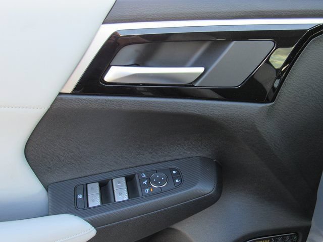New 2026 Mitsubishi Outlander SE FWD image 11