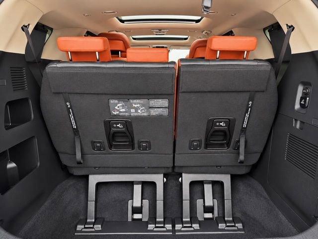 Used 2024 Kia Carnival SX Prestige FWD image 10
