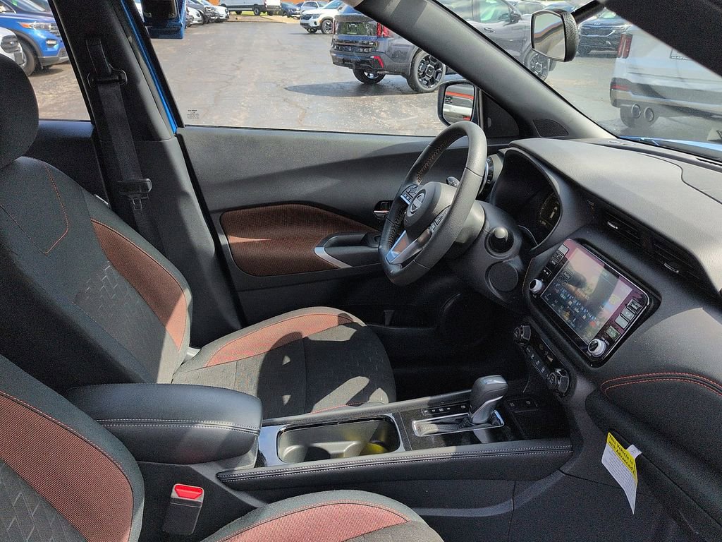 Used 2024 Nissan Kicks SR FWD image 7