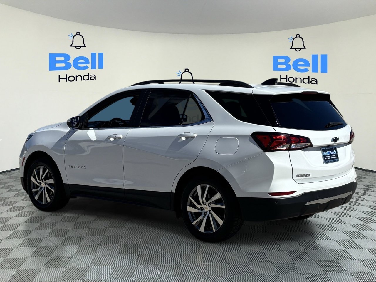 Used 2022 Chevrolet Equinox LT FWD image 3