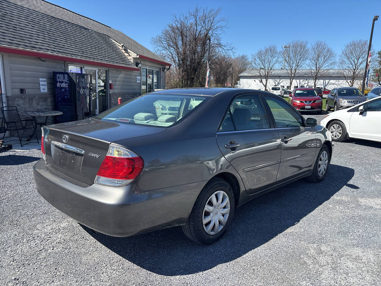 Used 2005 Toyota Camry XLE FWD image 5