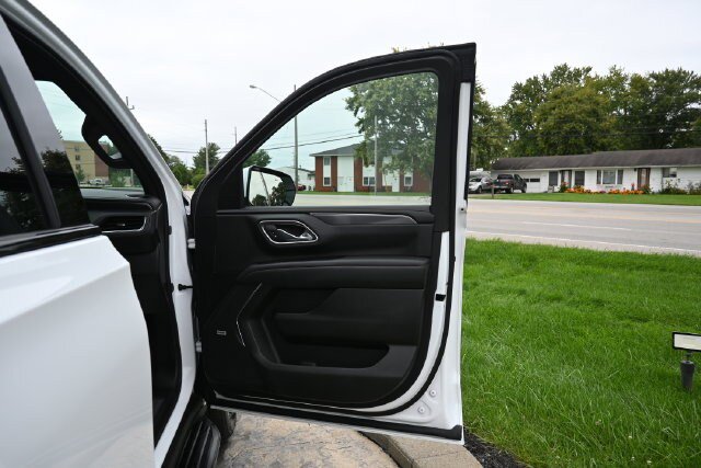 Used 2024 Chevrolet Tahoe RST w/ Luxury Package AWD/4WD image 18
