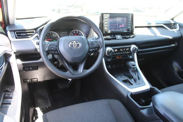 Used 2022 Toyota RAV4 XLE FWD image 15