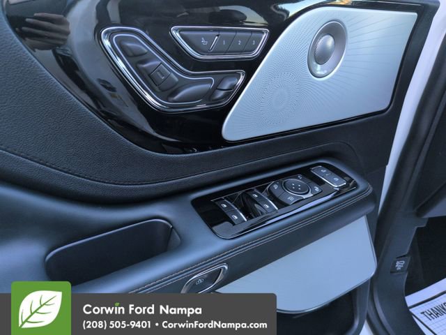 Used 2025 Lincoln Aviator Reserve w/ Equipment Group 201A AWD/4WD image 11