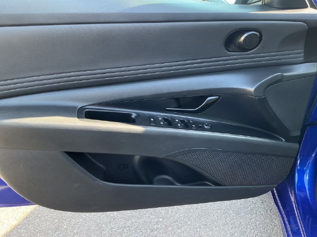 Used 2025 Hyundai Elantra SEL FWD image 10